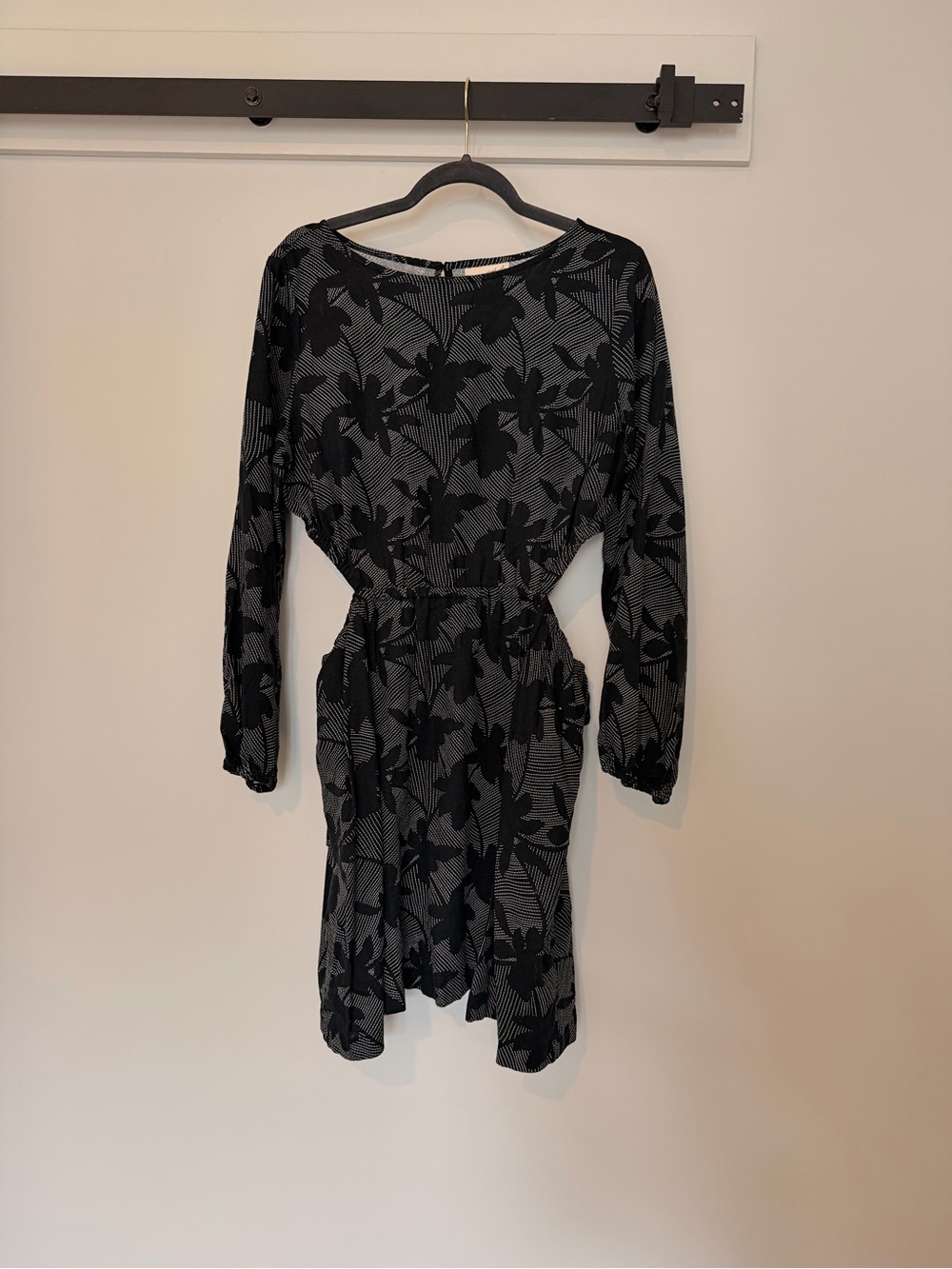 Universal Thread Black Floral Long-Sleeve Mini Dress